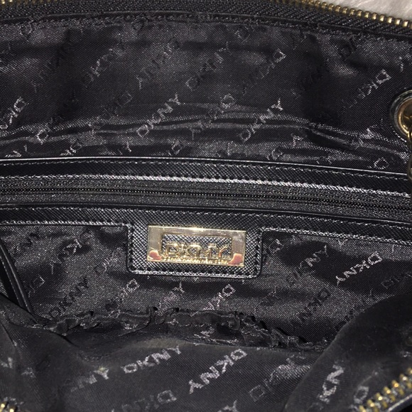 💕DKNY Donna Karen New York Black Quilted Small Shoulder Bag - Picture 7 of 12